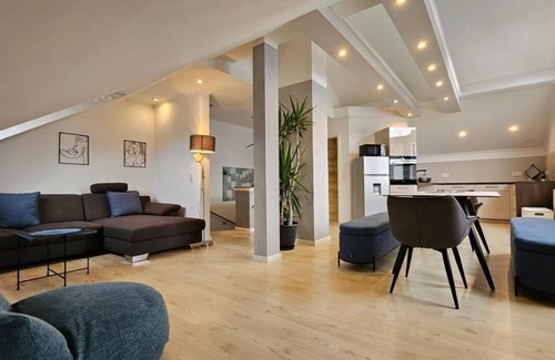 Monikaviertel Apartment | CASA 8070 Ingolstadt Maisonette apartment |91 m²|4 rooms |1-8 pers. Parking lot