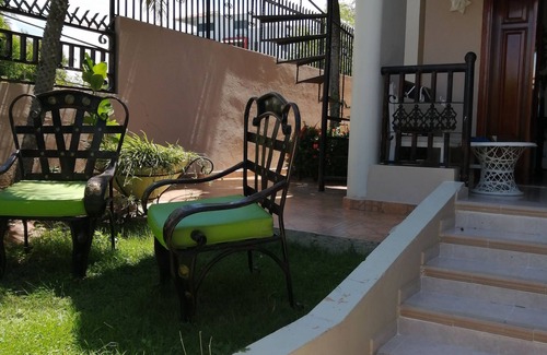 Gregorio Luperon Apartment | Casa Amueblada Segundo Nivel