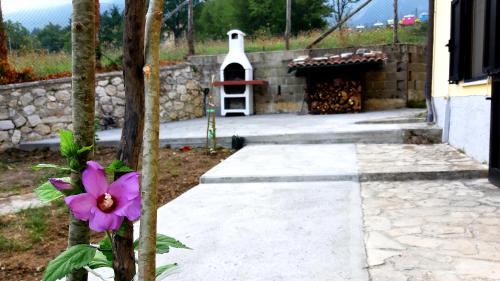 Castelli House | Casa ai piedi del monte Camicia