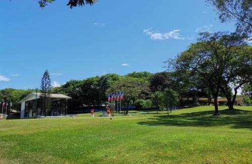 Pasay Apartment | Casa Antonio at Fairway Terraces Family Penthouse 2BR Wi-Fi Nr Golf, Airport, Fort BGC