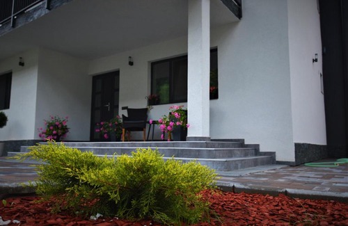Caciulata House | Casa AQUARIUS