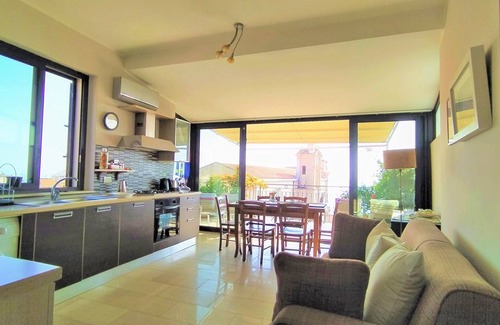 Acireale House | 'CASA ARANCI' self catering villa, great sea views, close to piazza Duomo