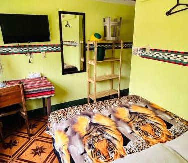 San Juan La Laguna House | Casa Argentina