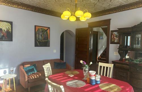 Hanover Place Villa | Casa Azul de VIDA