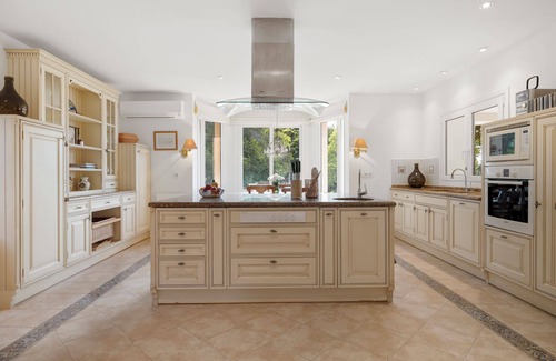 Sotogrande Villa | Casa Beaumont - Beautiful 5-Bed Villa w Private Pool & Stunning Views
