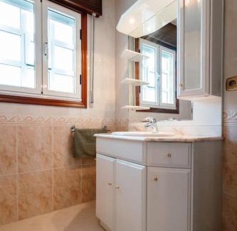 Lalin House | Casa Bella Lalin- 4 Double bedroom Galician Country Home!