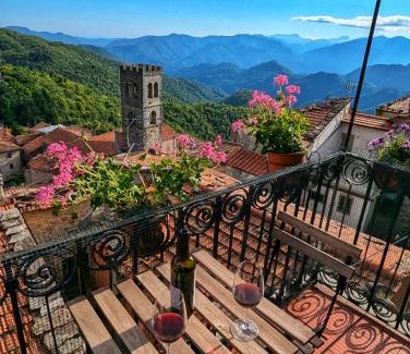 Montefegatesi House | Casa Bellavista