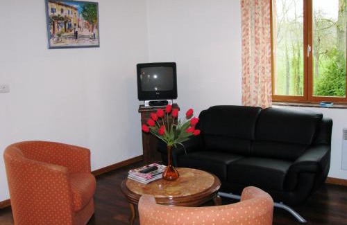 La Horgne House | Casa bianca