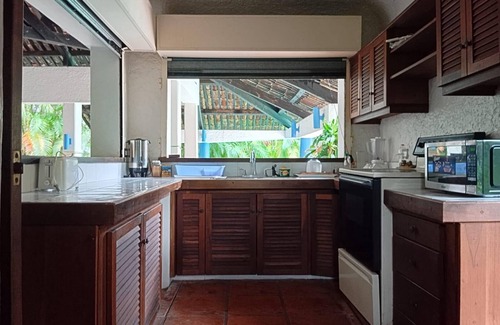 Puerto San Jose House | Casa Blanca