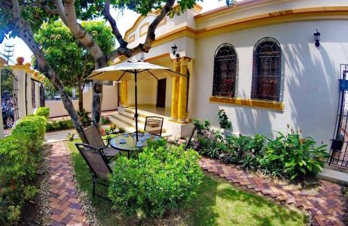 Barranquilla House | Casa Blanca María Barranquilla - Authentic republican house