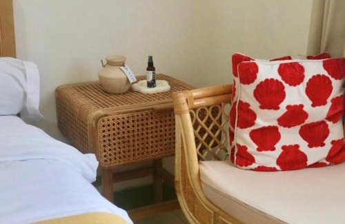Depok House | Casa Bonita: Stylish, Affordable Home & Mini Pool