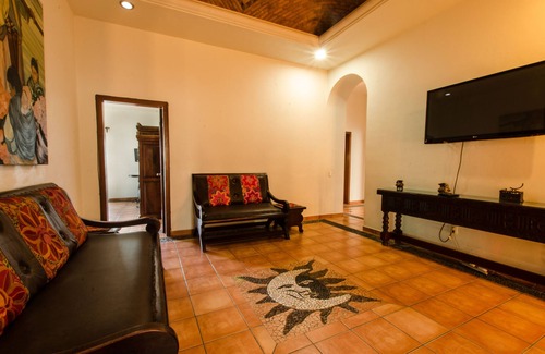 Platanitos House | Casa Bougainvillea