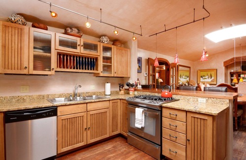 South Capitol House | Casa Buena Vista: Outdoor Hot Tub - Walk to Plaza