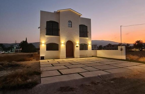 Tlajomulco de Zuniga House | Casa Canela, Cajititlán
