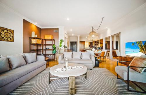 El Medano Ejidal Apartment | Casa Cascada- Poolside Retreat, Minutes from Beach!