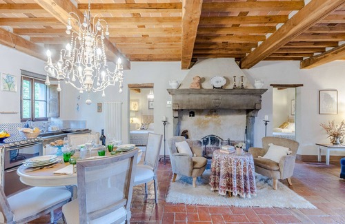 Piano di Coreglia Apartment | Casa Cassettari, a Villa Apartment with Garden