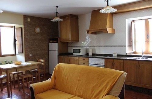 Figueras (Castropol) Cottage | Casa Cerolleiro Apartments: apartment for 4 people