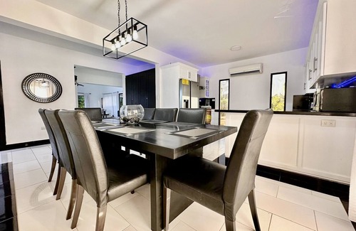 La Mulata Villa | CASA COCO-ELROY Oceanview, Premium 4 Bedroom @ Casa Linda