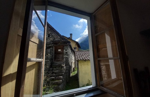 Cavergno Apartment | Casa Coerente Cavergno single room 3