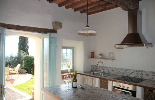Capannori Villa | Casa Collina Verde, Highly rated villa near Lucca with private pool & garden.