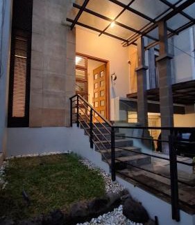 Ciumbuleuit Apartment | Casa Como Ciumbuleuit - spacious 3 Beds Townhouse