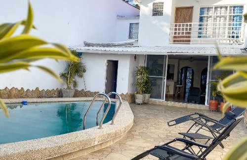 Cali House | Casa con piscina privada en Cali, cerca a Cosmocentro