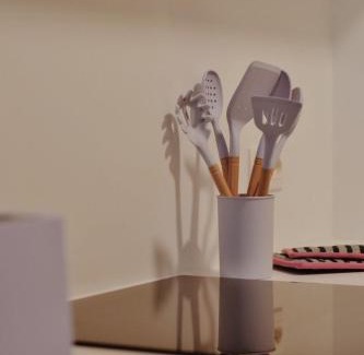 Mechelen Apartment | Casa Congé - Colorful Stay & Free Wine Bottle