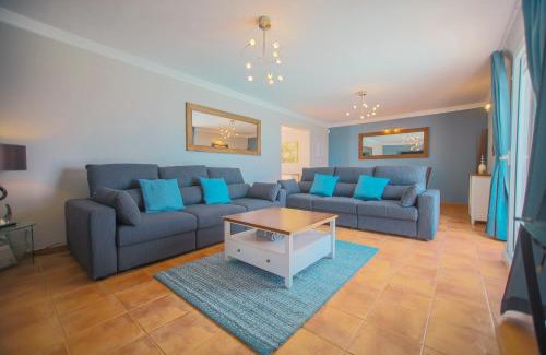 Conil House | Casa Conil with a private 25 meter heated pool