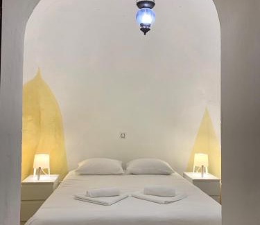 Perales de Tajuna House | Casa Cueva Castillo