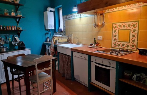 Miraflores de la Sierra House | Casa de Pueblo con Terraza y Chimenea