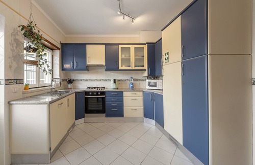 Atouguia da Baleia Villa | Casa da Barragem - Spacious Backyard