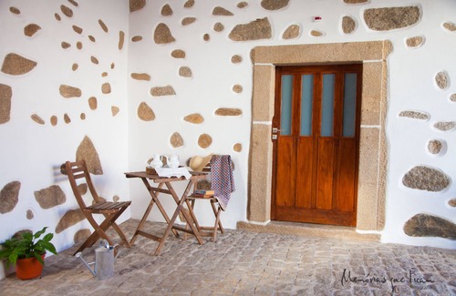 Mozelos Cottage | Casa da Eira - Rural house near Porto, with swimming pool and garden.