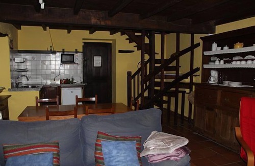 Ribadesella Cottage | Casa de Aldea El Correntíu for 4 people