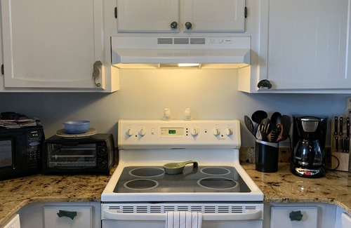 Caswell Beach Condo | Casa de Ava - Ocean View, well maintained, condo on Caswell Beach