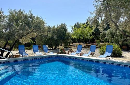 Villanueva de Tapia House | Casa de Campo La Mejorana Refugio andaluz con piscina entre olivos