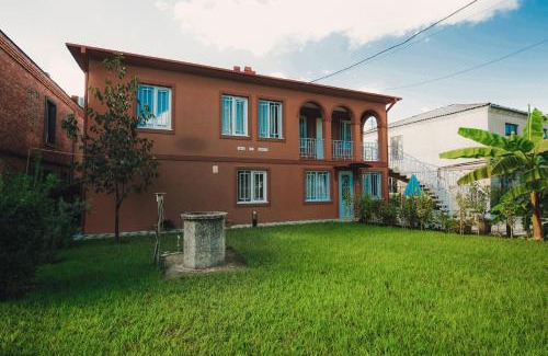 Zugdidi House | Casa de Khasia