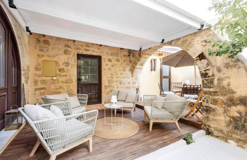 Rhodes Old Town House | Casa de La Flora by Rhodes4vacation