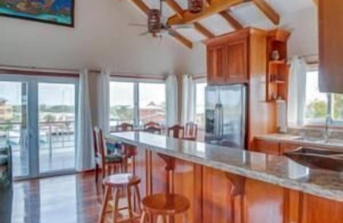 Surfside House | Casa de la Paz