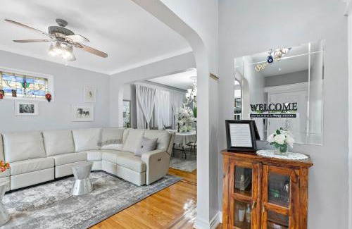 North Bergen House | Casa de Paz I - Destination to American Dream Mall, NYC, Washington Heights