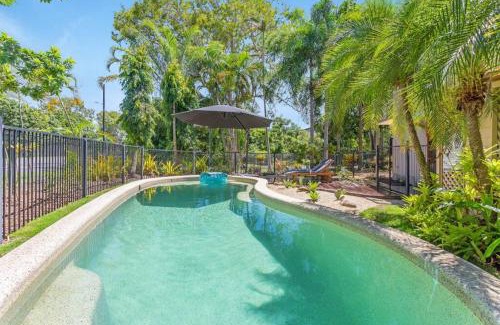 Holloways Beach Apartment | Casa De Playa - Beach Townhouse