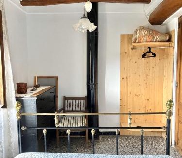 Bellmunt de Priorat House | Casa de Turisme Rural Riu Montsant