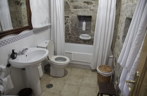 Bealo House | Casa de Turismo Rural Os Petroglifos