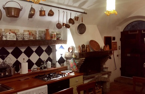 Cesi House | Casa del glicine