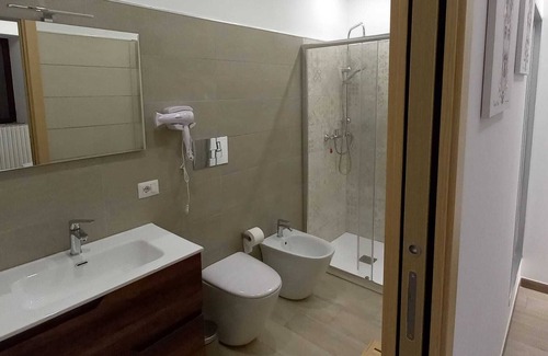 Enna House | Casa Del monte tourist rental (salmon room)