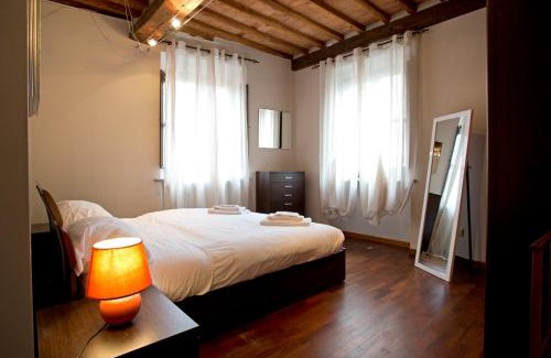 Lucca Historical Center Apartment | Casa del Sensale