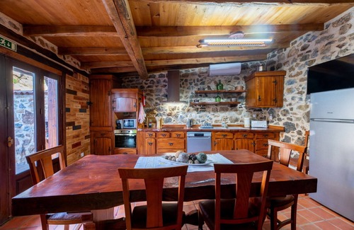 Figueiro dos Vinhos House | Casa dos Penedos, rustic and comfortable, ideal for relaxation and fun.