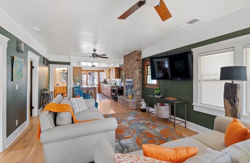 West University House | Casa Duende, Walk to UofA, Pool