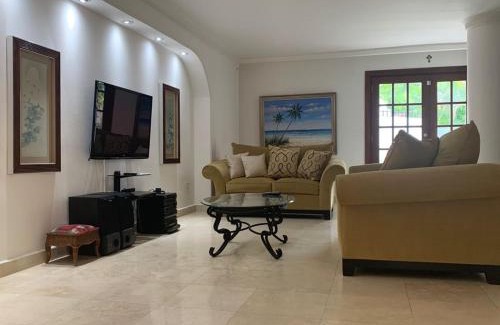 Bella Vista House | Casa Duplex Privada con Piscina