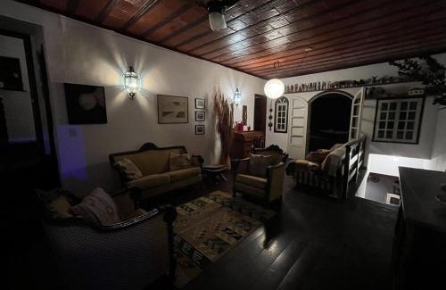Nogueira House | Casa em Itaipava Piscina Lareira e Pet Friendly