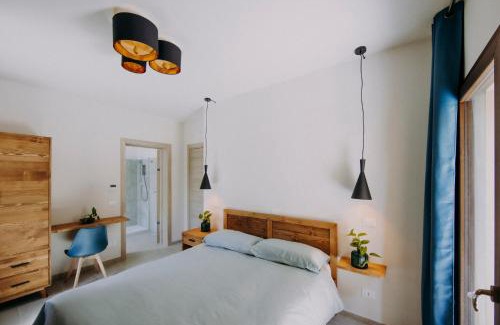 Broletto Bed & Breakfast | Casa Emilia B&B with cocktail bar
